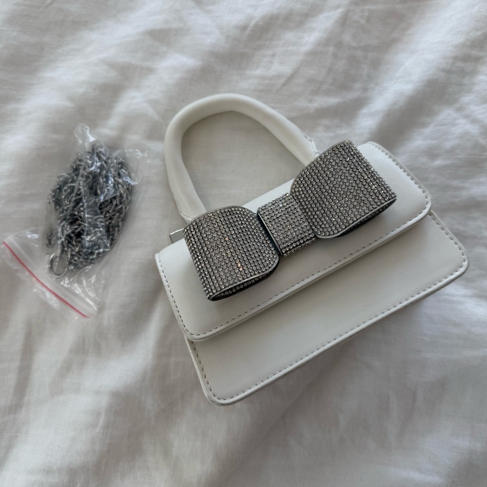 Aldo White Mini Bag with Rhinestone Bow & Chain • Used Once • Great Condition